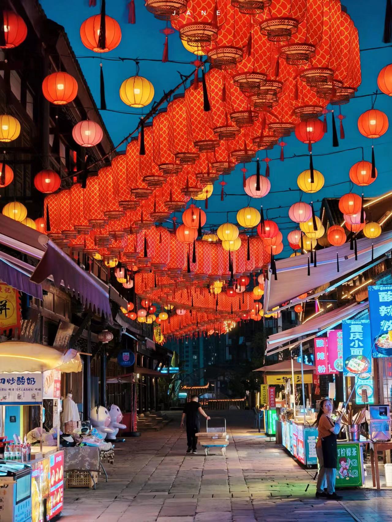 Futuristic Modernity and the Mysteries of the High Plateaus