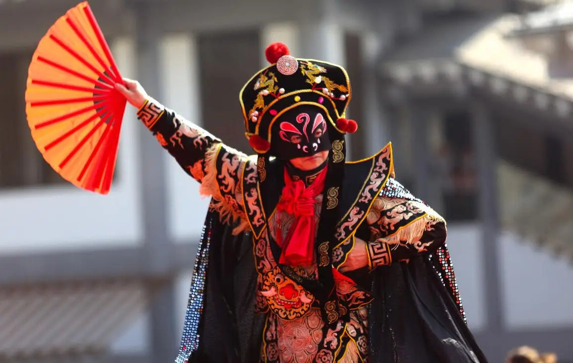 Across Living Legends: From the Great Wall to the Panda