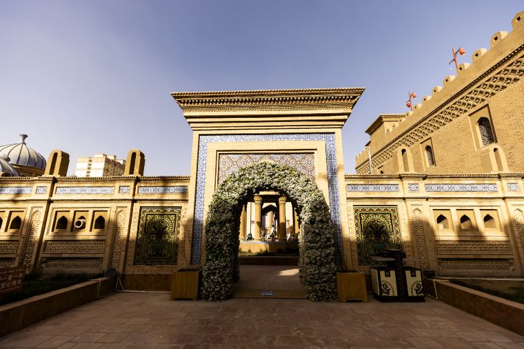 Silk Road Songs: Chang’an Breezes to the Taklamakan’s Whisper